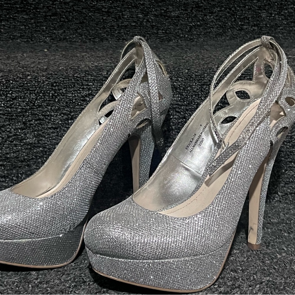 BAMBOO Glittering Silver Platform Heels